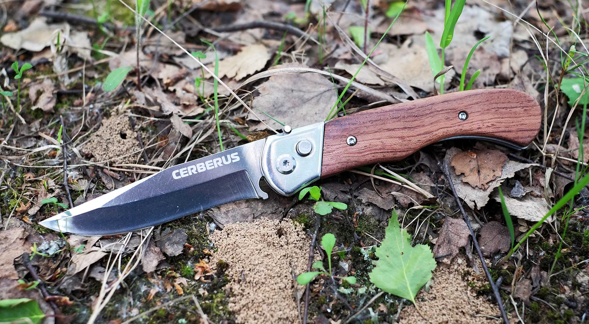 Нож автоматический с деревянной ручкой и клипсой Ножемир Чёткий расклад Cerberus A-136W